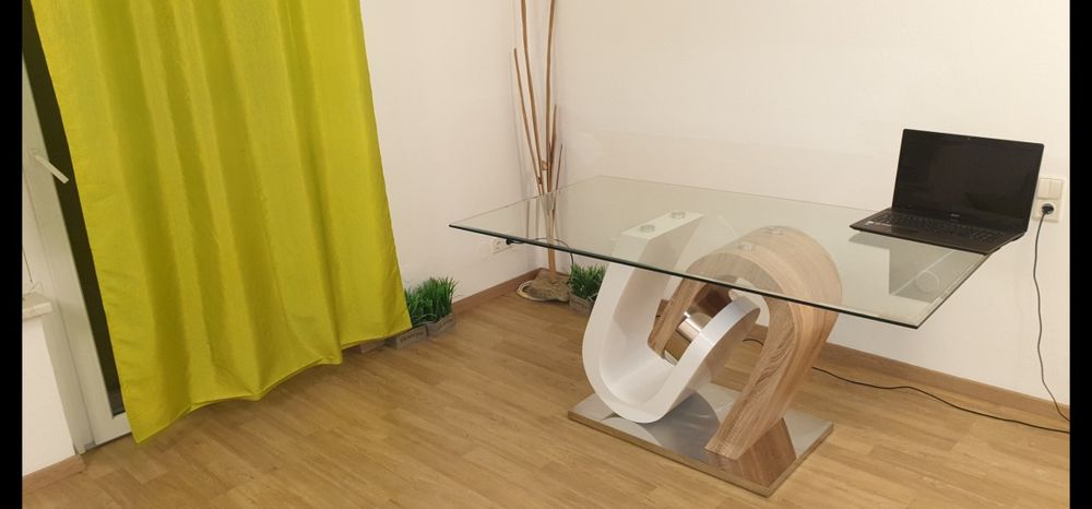 Masa living,bucatarie