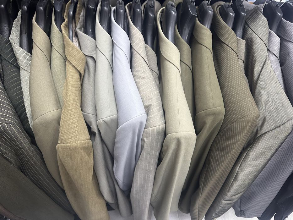 Нови Мъжки костюми от 50 лв до 100 лв