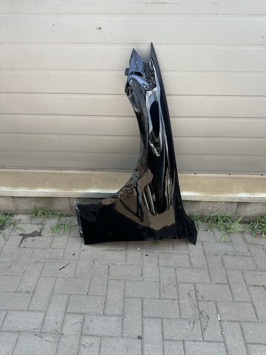 Крыдо переднее левое на Mercedes E-Class W213