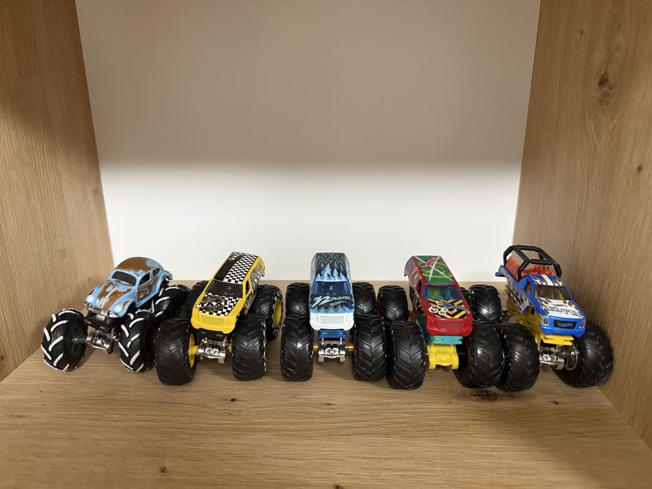 Камиони hotwheels колекция