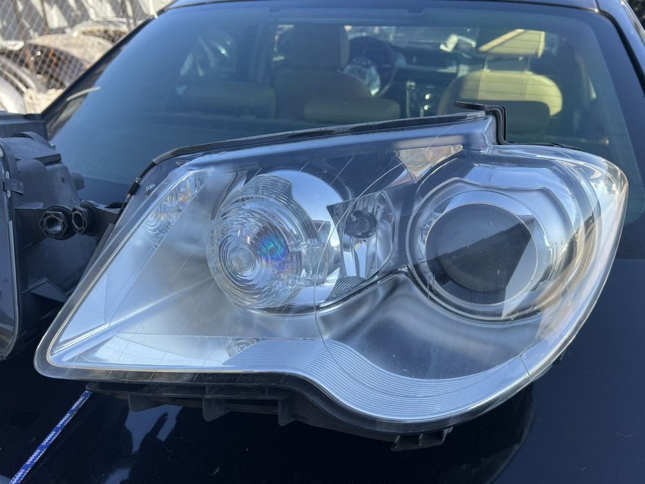 Фарове ksenon VW TOURAN напално оборудвани цена 500 лв на бр