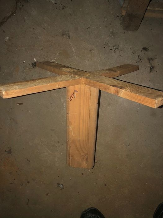 Vind suport brad de lemn!