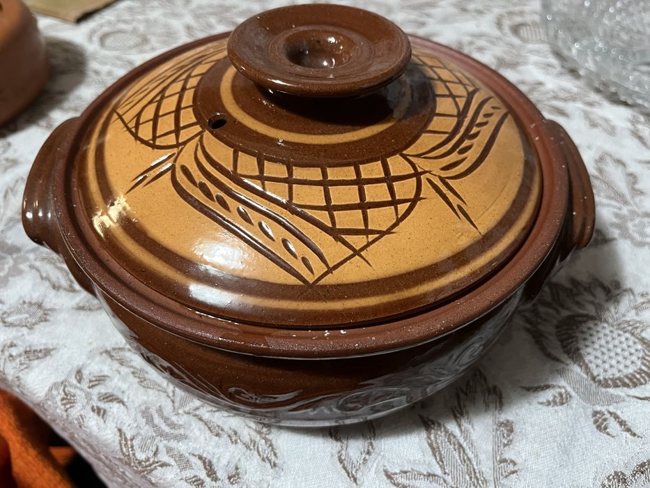 Глинени съдове (гювечета)