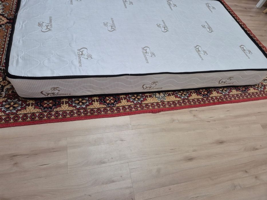 Продам матрас размер 1000×1900×20