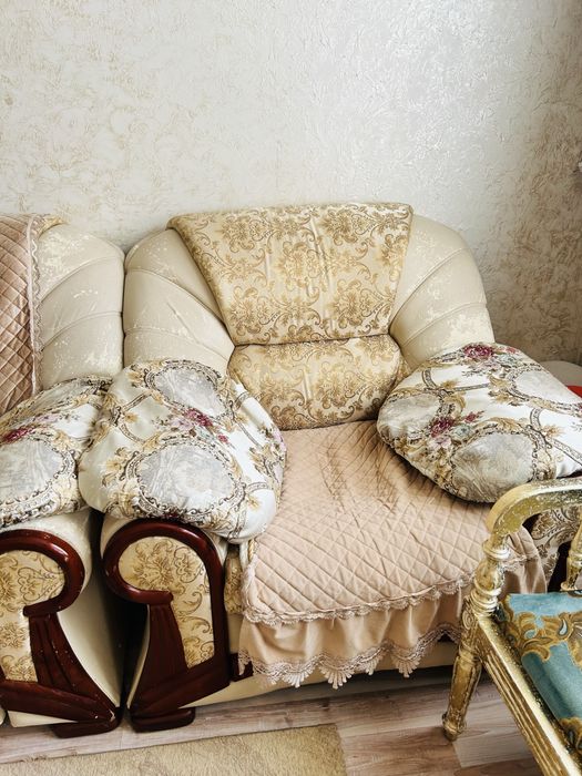 Продам комплект диванов