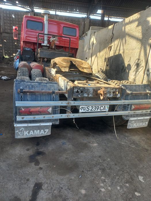Kamaz tegach sotiladi