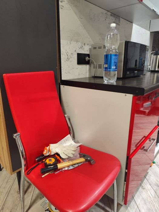 Кухонный гарнитур,стол, 4 стула