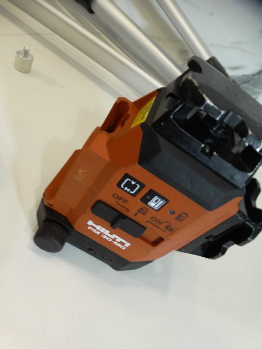Hilti PM 30 MG - 3D Линеен лазерен нивелир + тринога 1.50 м
