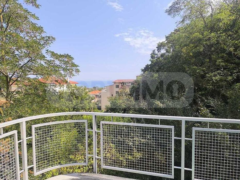 Двустаен апартамент в м-т Ален мак