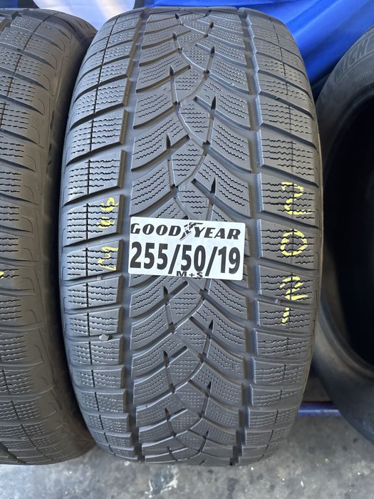 255/50/19 Good Year M+S