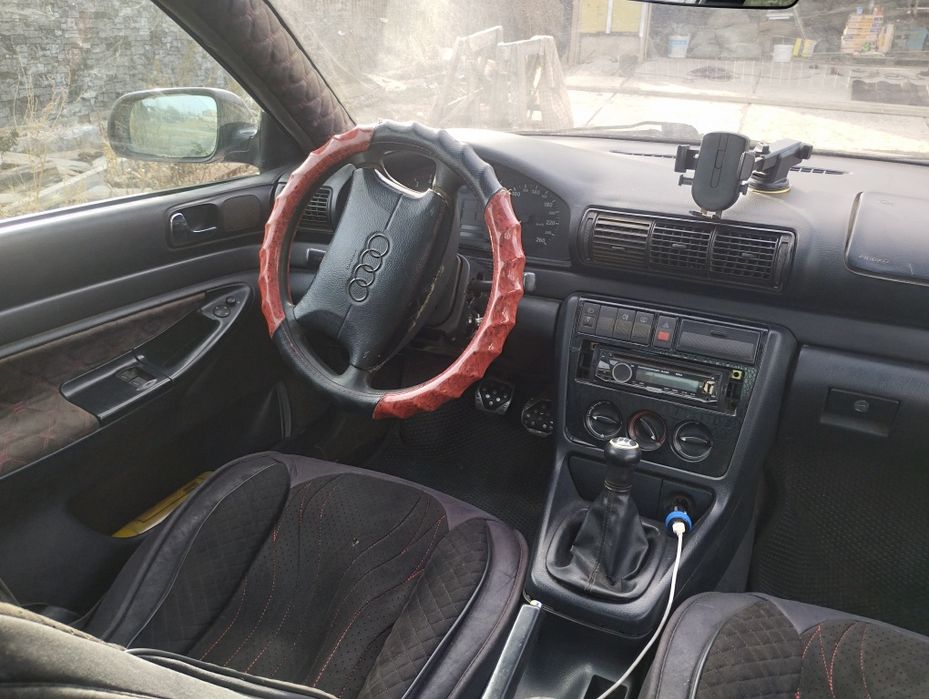 Ауди А4 Б5 1995 год 1.6