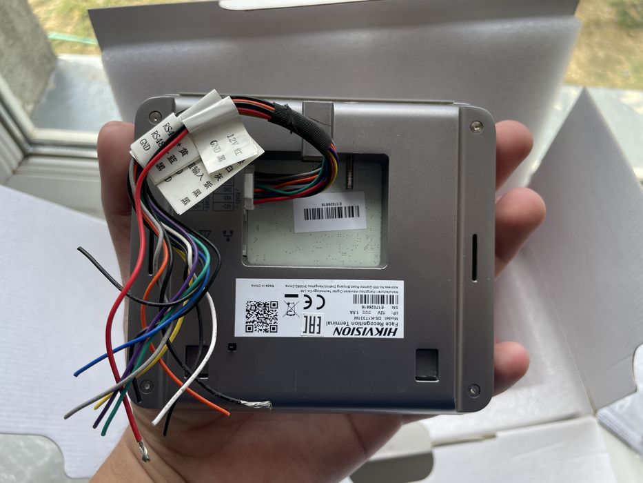 Терминал распознавания лиц Hikvision DS-K1T331W