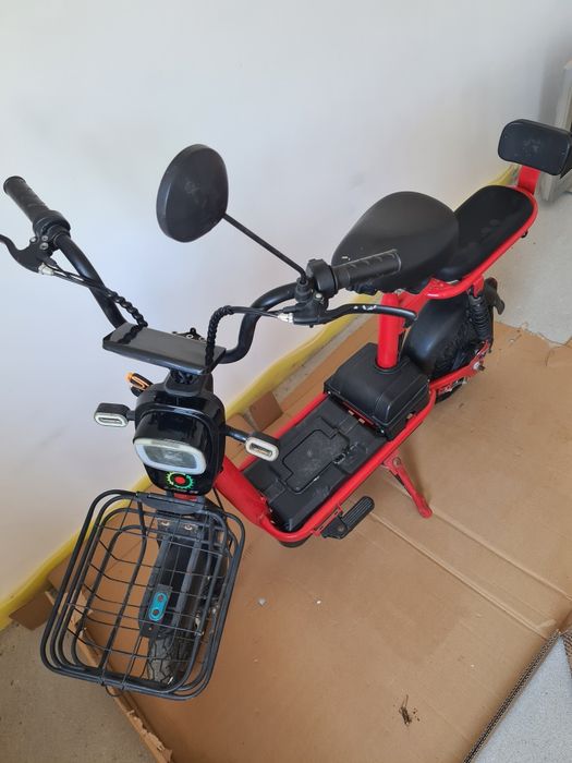 Scuter electric E-M 25 fără baterie