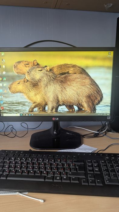 Продавам монитор LG