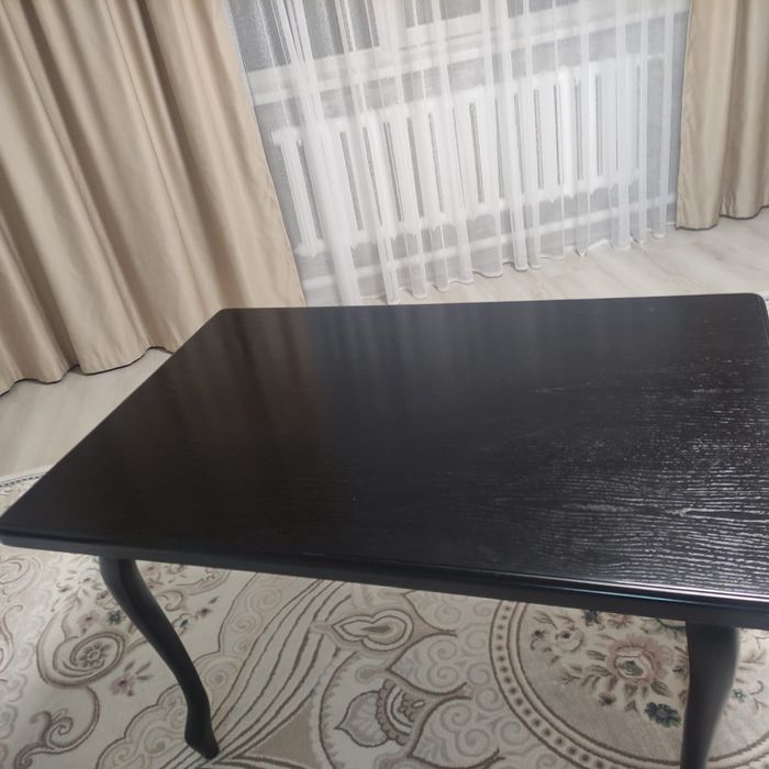 Продам деревянный стол