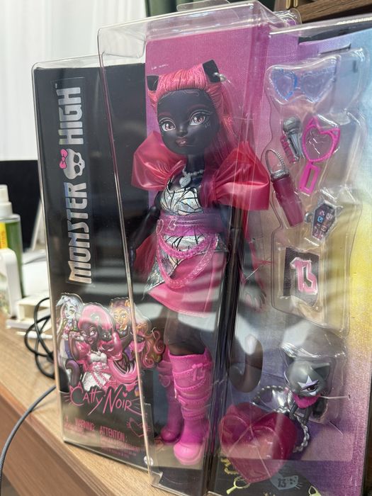 Monster high Кэтти Нуар