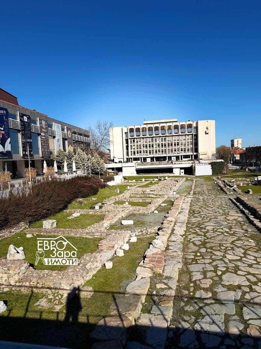 Тристаен апартамент за продажба в СУПЕР ЦЕНТЪР