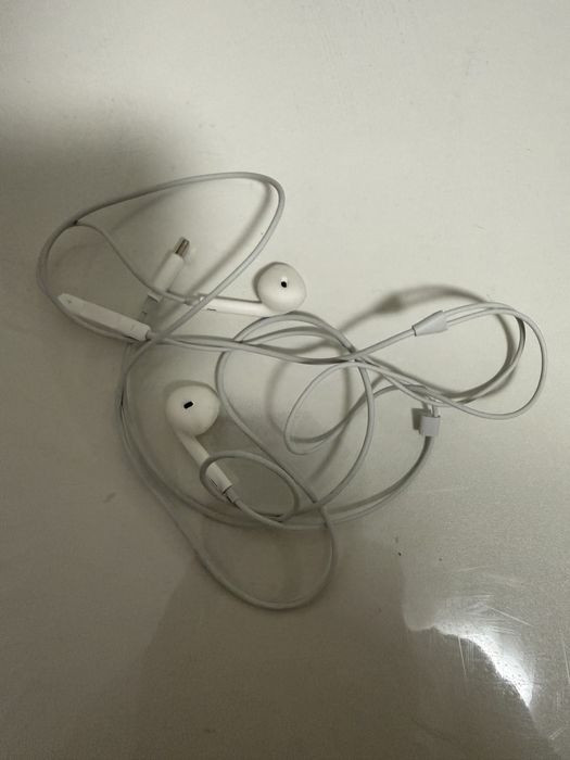Продам оригинальный Earpods Type-C