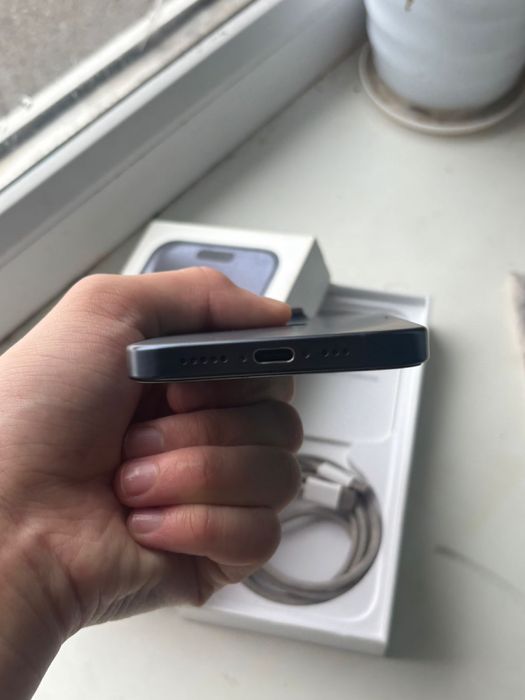 Продам айфон 15 про