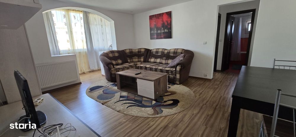 Închiriere apartament spatios, etaj 3 micro11 Târgoviște