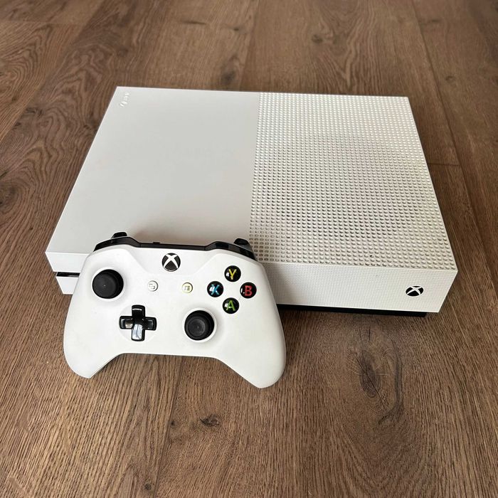 Xbox One S 1TB + 1 Controller + Cabluri