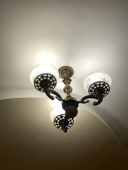 Продается люстра