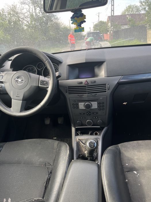 Dezmembrez Dezmembrari opel astra G și Astra H