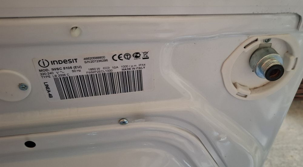 Страхотна пералня Indesit IWSC5105