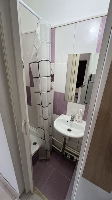 Inchiriez cameră cămin