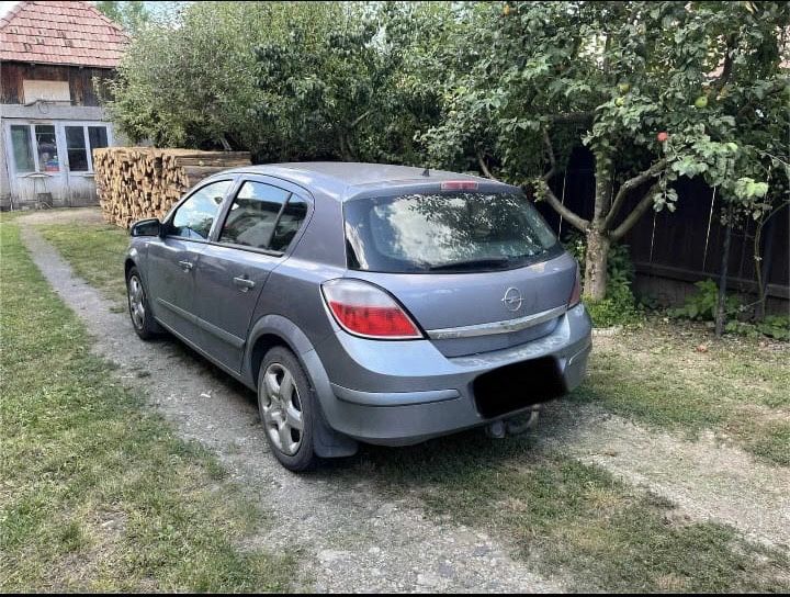Vand opel astra h 1.4 benzina 2004