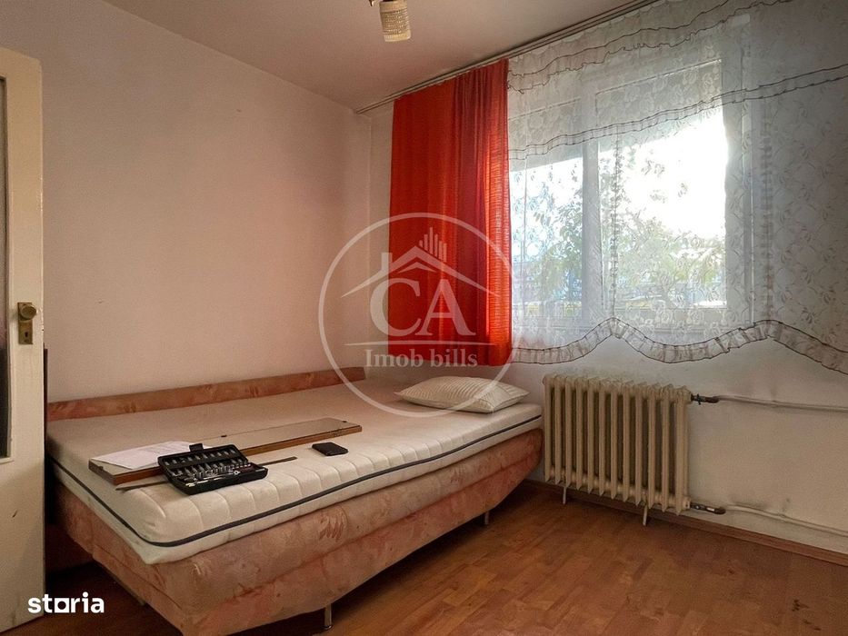 Apartament de vânzare cu 3 camere în zona Nufarul, Oradea