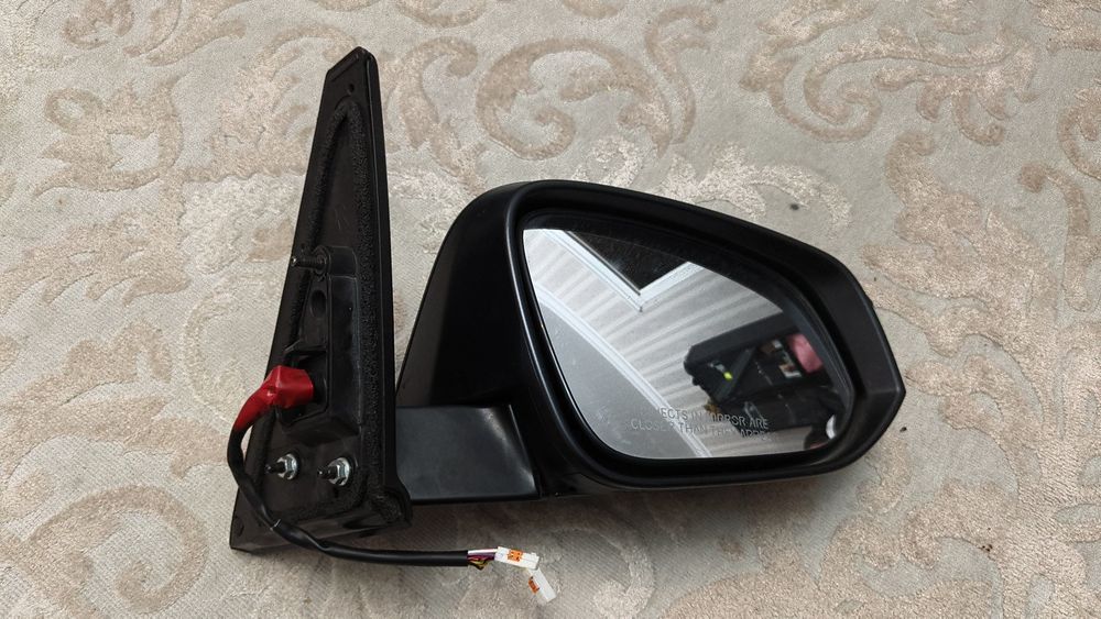 Боковое зеркало на Рав 4