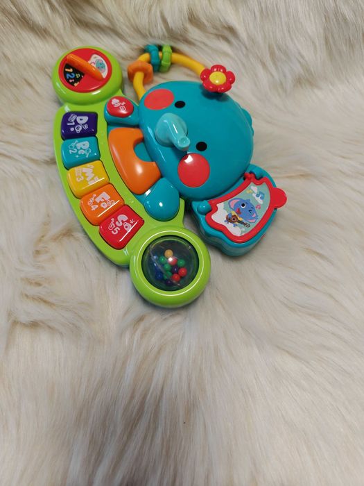 Jucarie interactiva Elefantelul cu pian Hola
