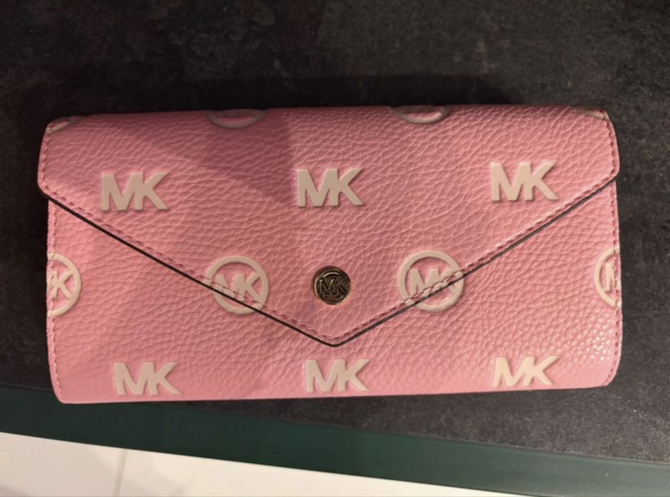 Portofel Michael Kors nou cu eticheta