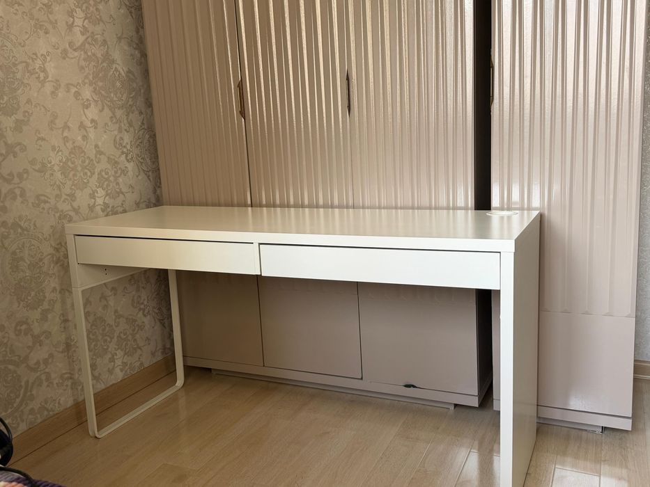 Продается письменный/рабочий стол от ИКЕА