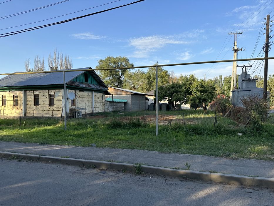 Продам дом в самом центре, участок 10.5 соток