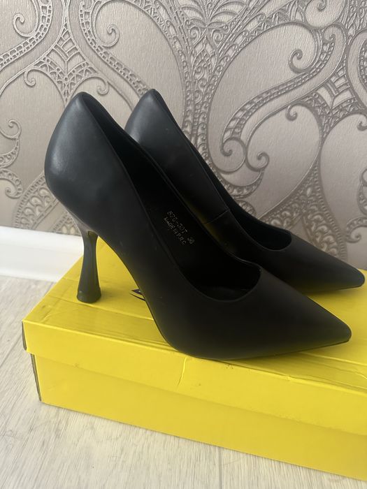 Продам туфли лодочки