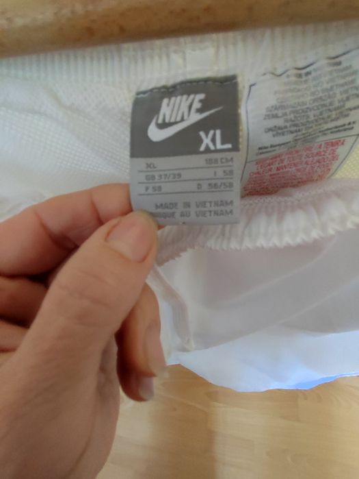 Къси панталони Nike номер ХL обличани веднъж