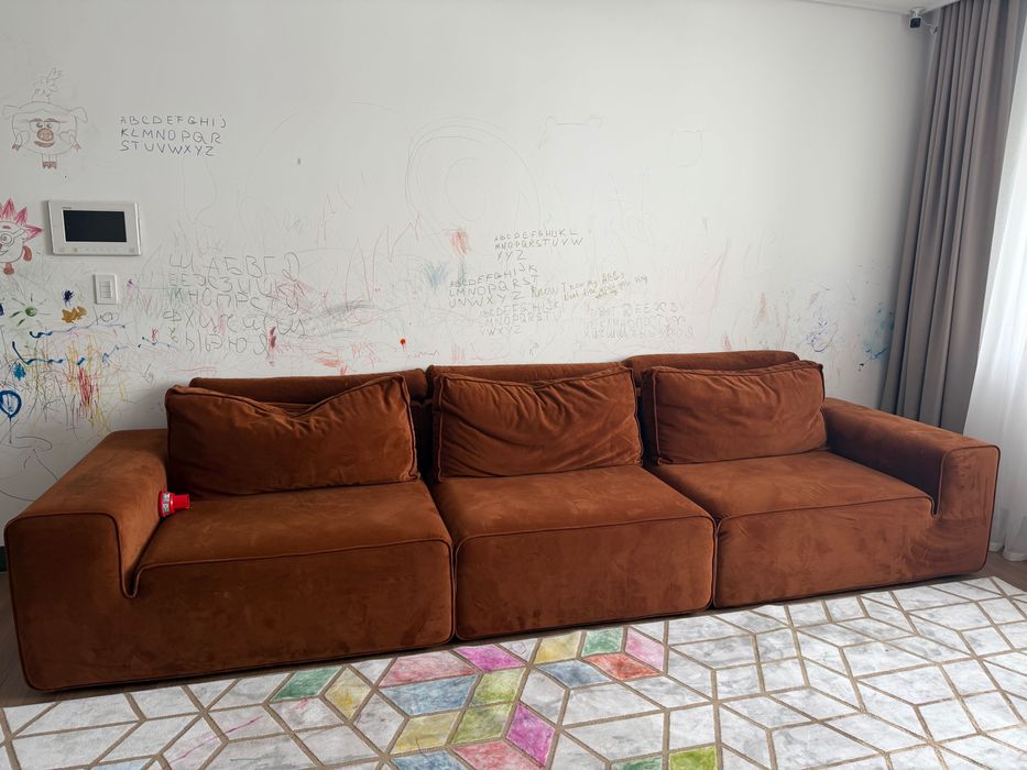 Диван 3 метра…..