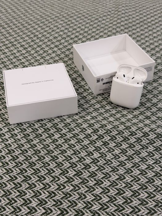 Apple AirPods оригинал с коробкой