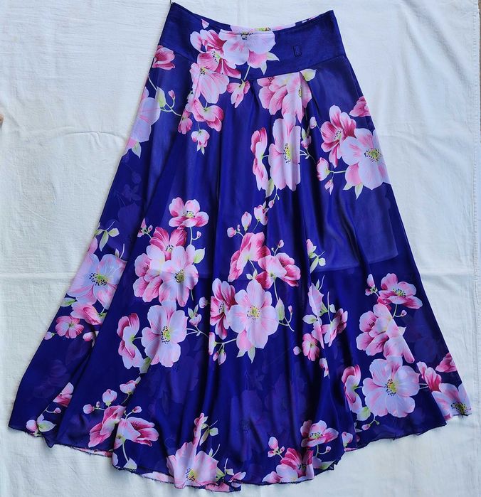 Крепдешиновая длинная синяя юбка с цветами, р-р 44