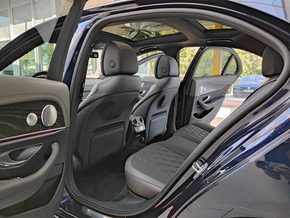 Mercedes-Benz E400 AMG-Line  4Matic Manufaktur