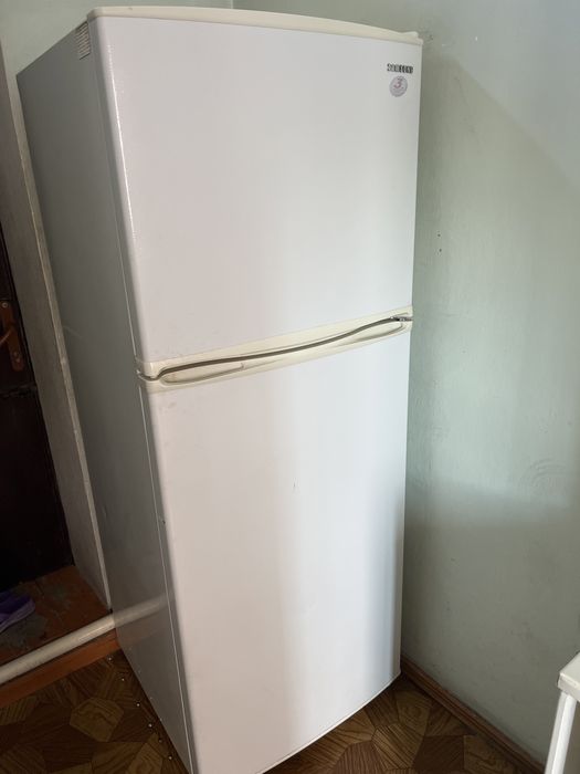 Срочно продается холодильник