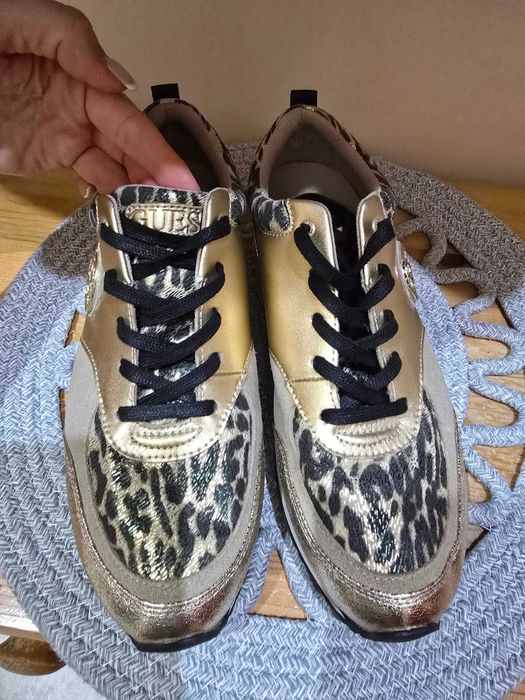 Оригинални маратонки Guess