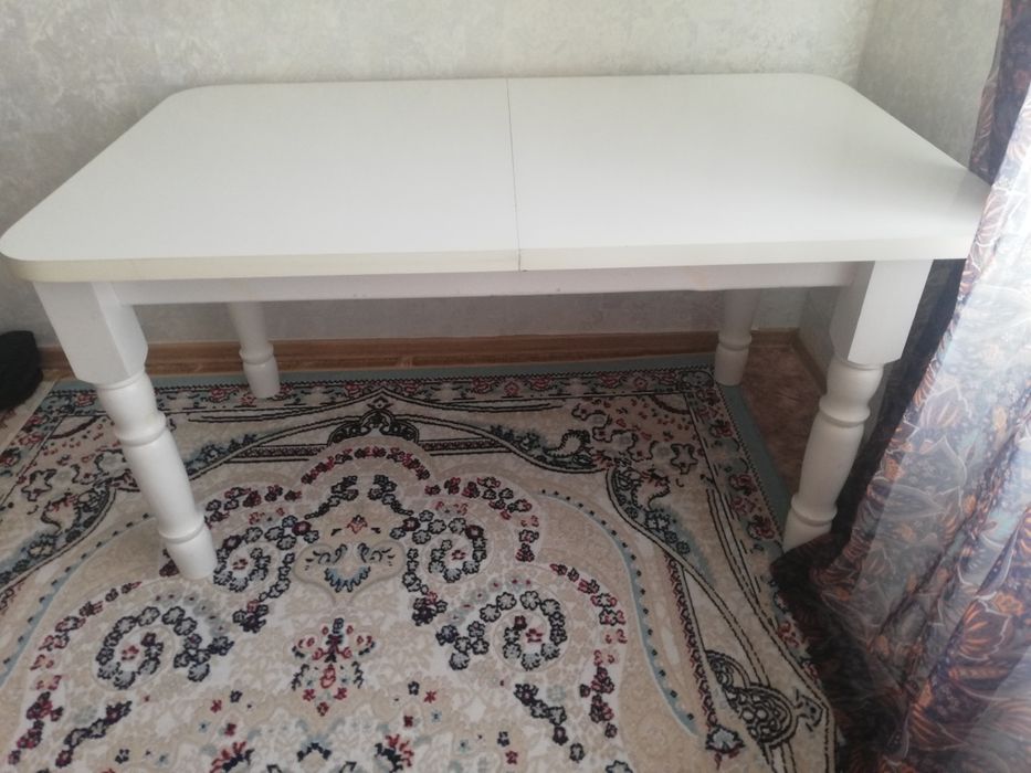 Срочное продам шикарный белый стол 3м