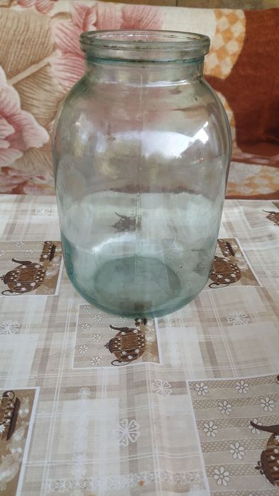 Продам банки 2 ух литровые