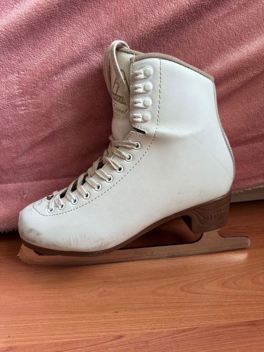 Коньки фигурные бу