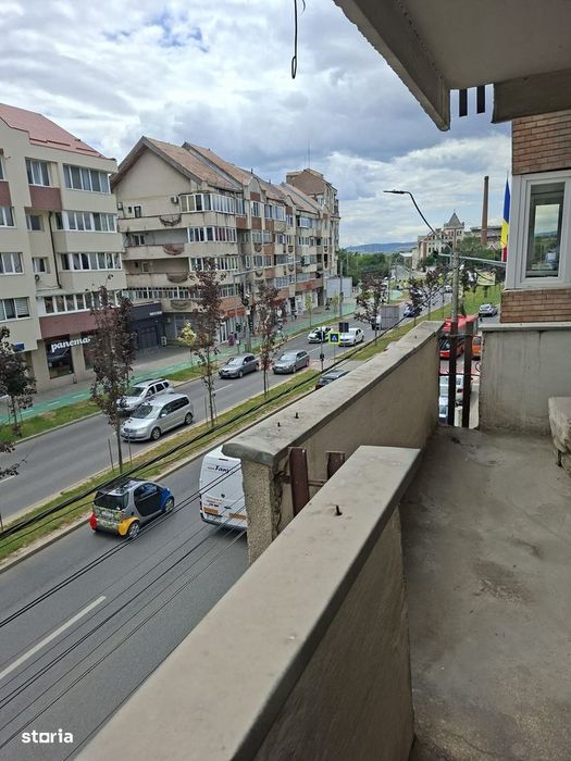 Apartament cu 4 camere de vanzare/centru Turda