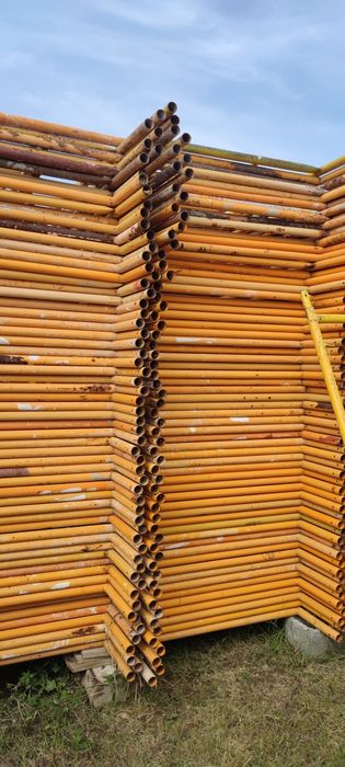 Schela,popi metálici si panouri model Spania