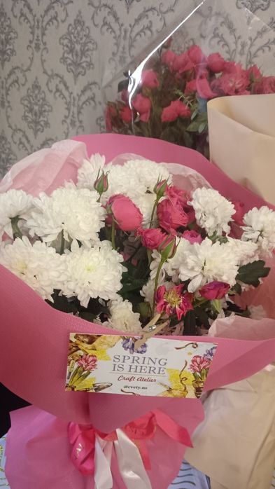 Букет и цветы  срочно продам букет цветов